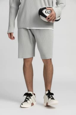 Miyake Pleated Shorts For Men Clothing Loose Casual Shorts Summer Clothes For Men Gym Sport Shorts Men Drawstring Pants