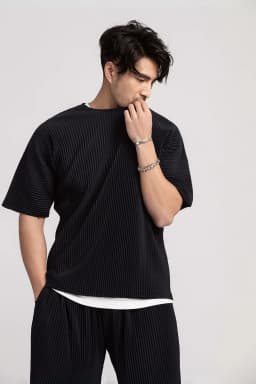 Miyake Shirt Thin Breathable Short Sleeve Round Neck T Shirt Summer Solid Sports Top Miyake Pleated Men