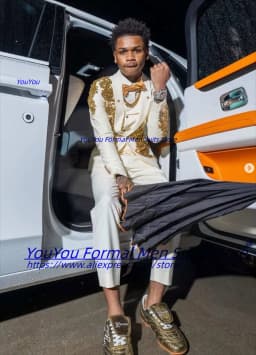 Handsome White Groom Wedding Tuxedos Customized Gorgeous Gold Crystal Embroidery Men Suits Male Prom Blazers trajes para hombre