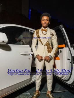 Handsome White Groom Wedding Tuxedos Customized Gorgeous Gold Crystal Embroidery Men Suits Male Prom Blazers trajes para hombre
