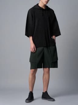 Miyake Pleated Men Black Sweatshirt Three Quarter Sleeve Hoodie With Big Pockets Breathable Loose Drawstring Casual Top