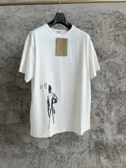 Japanese-style original sketch of a little girl's back view, round-neck printed short-sleeved loose T-shirt