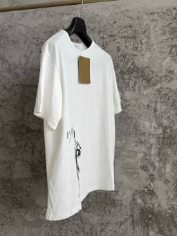 Japanese-style original sketch of a little girl's back view, round-neck printed short-sleeved loose T-shirt