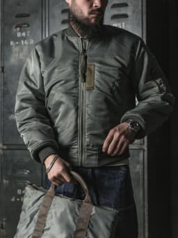 Men Vintage 1955 USAF MA-1 Pilot Bomber Jacket Military Windproof Coat Spring Winter Retro Outerwear for Daily Riding heavy weig