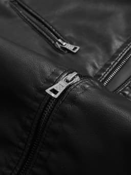 Men's Small Stand-Up Collar Leather Jacket, Wind-Resistant and Cold-Proof, with a Crisp Texture, Suitable for Light Business in the Workplace, Daily Shopping, Weekend Outings, Autumn and Winter Styles, Outdoor Walks, and Short Trips