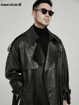 Mauroicardi Spring Autumn Long Black Crocodile Print Pu Leather Trench Coat Men Belt Double Breaste Runway European Fashion 2023