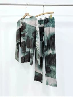 Miyake Pleated Men's Long-Sleeve T-Shirt 2026 New Top Casual Fashion Wear Vacation Attire Minimalist Loose Straight-Leg Pants