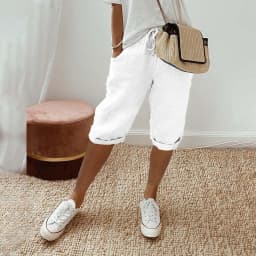 Women Contrast Stripes Shorts Knee-Length Pants For Women With Pockets Elastic Waist Drawstring Breathable Loose-Fitting Bottoms