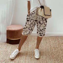 Women Contrast Stripes Shorts Knee-Length Pants For Women With Pockets Elastic Waist Drawstring Breathable Loose-Fitting Bottoms