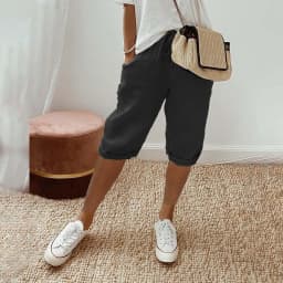 Women Contrast Stripes Shorts Knee-Length Pants For Women With Pockets Elastic Waist Drawstring Breathable Loose-Fitting Bottoms