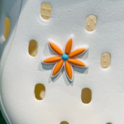 Good Quality 1pcs PVC Shoe Charms Flower White Daisy Mushroom Sandals Shoes Accessories Children Adorable Decorations Women Gift