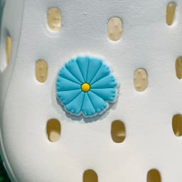 Good Quality 1pcs PVC Shoe Charms Flower White Daisy Mushroom Sandals Shoes Accessories Children Adorable Decorations Women Gift