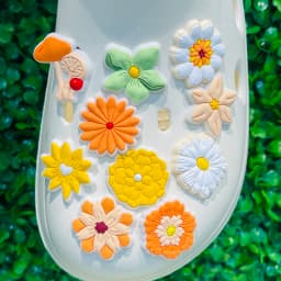 Good Quality 1pcs PVC Shoe Charms Flower White Daisy Mushroom Sandals Shoes Accessories Children Adorable Decorations Women Gift