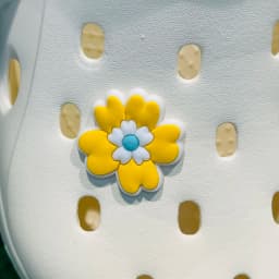 Good Quality 1pcs PVC Shoe Charms Flower White Daisy Mushroom Sandals Shoes Accessories Children Adorable Decorations Women Gift
