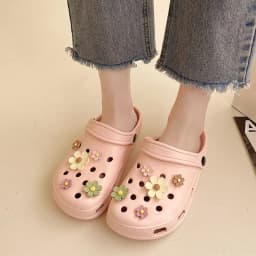 Whole Set Hot DIY Hole Shoes Charms for White Daisy Sunflower Combination Designer Quality Garden Shoe Decoration Girl Gift