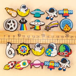 1/16pcs PVC Spaceship Shoe Charms Cartoon Astronaut Cool UFO ET Shoe Accessories Decorations Pins for Men Boy Kids Sandal Gifts