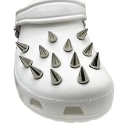 6pcs High Quality Vintage Fashion Rivet Hole Shoe Charms Clogs DIY Punk Style All-match Designer Clog Shoe Accessories