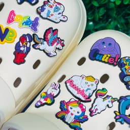 13pcs Cartoon Rainbow Bear Rabbit Shoe Charms DIY Shoes Decoration Sandal Accessories Buckle for Kids Party Gift