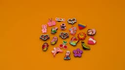 1PCS Acrylic Shoe Charms Fashion Jewelry Shoe Buckle Sandal Pins Accessories Women Men New Shoe Decoration Wristband Tote Bag