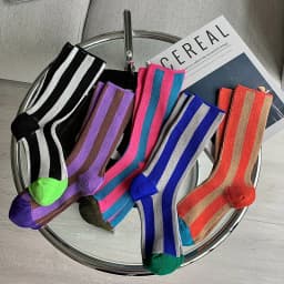 1 pairs High Saturation Dopamine Color Striped Ins Trendy Skateboard Sports Style Vertical Striped Mid Length Socks