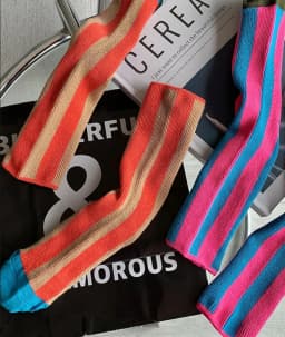 1 pairs High Saturation Dopamine Color Striped Ins Trendy Skateboard Sports Style Vertical Striped Mid Length Socks