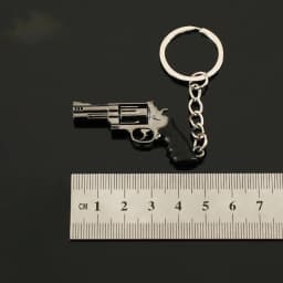 Hot Game Mini Gun Model Keychain Cosplay Accessories Ttig34 M1896 M500 Colt357 Mini R45 P08 Halloween Party Decoration Gifts