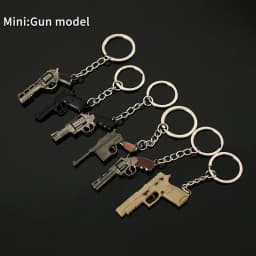 Hot Game Mini Gun Model Keychain Cosplay Weapons Ttig34 M1896 M500 Colt357 Mini R45 P08 Halloween Party Decoration Metal Gifts