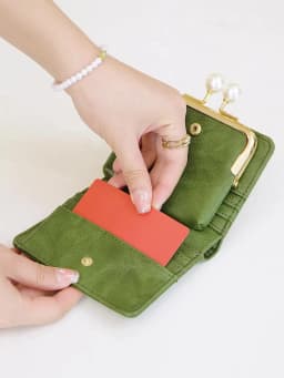 Women's Wallet Short Compact Three Layer LargeCapacity Retro Pearl Wallet High QualityPU Leather Multi Card Seat/Coin ZeroWallet