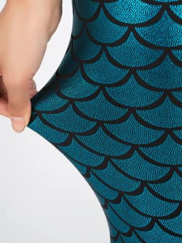 Spring And Autumn New European And American Nightclubs Gloss Fish Scale Leggings Wear High Spring Tight Nine-point Pants Woman
