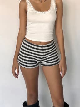 Women Stripe Print Ribbed Knit Shorts Low Rise Slim Fit Straight Leg Short Pants Streetwear