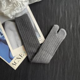 High Quality Cotton Women Two Toe Spring Autumn Winter Warm Socks Fashion Retro Striped Japanese Tabi Socks Thick Thread Needles