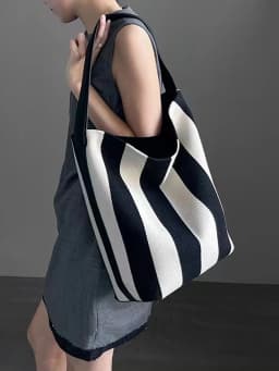 Niche Striped Canvas Bucket Bag for Women, Large Capacity Lazy Style Commuting Tote Bag, 2024 New Single Shoulder Large Bag Tren