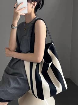 Niche Striped Canvas Bucket Bag for Women, Large Capacity Lazy Style Commuting Tote Bag, 2024 New Single Shoulder Large Bag Tren