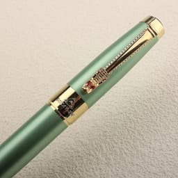 High Quality Green Metal Roller Ball Pen 0.5mm Nib Dragon Clip Business Gifts Writing Office School Supplies Metal Ballpoint Pen