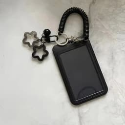 Colorful Star-Shaped Retractable Plastic ID Card Holder with Keychain. Cute and Practical, Suitable for Bus Cards, Campus ID