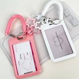 Colorful Star-Shaped Retractable Plastic ID Card Holder with Keychain. Cute and Practical, Suitable for Bus Cards, Campus ID