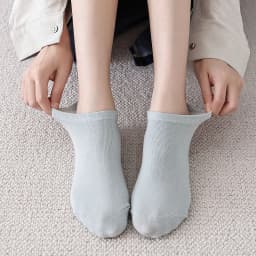 4 Pairs Funny Cute Embroidery Socks Women Cotton Ankle Short White Crown Kawaii Socks Set Candy Colors for Couples Ladies Gift