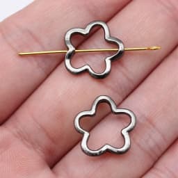 WYSIWYG 20pcs 16x16mm Flower Charms Small Holes Flower Charm Bead Hollow Flower Charms Beads For Jewelry Making