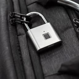 KERUI Smart Fingerprint Padlock Waterproof Fingerprint Keyless Door Lock Type C Rechargeable Security Padlock for House