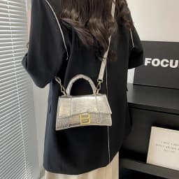 Classic Luxury Designer Diaper Bag: Elegant Crossbody Handbag For Women With Vintage Style And Large Capacity Messenger Tote