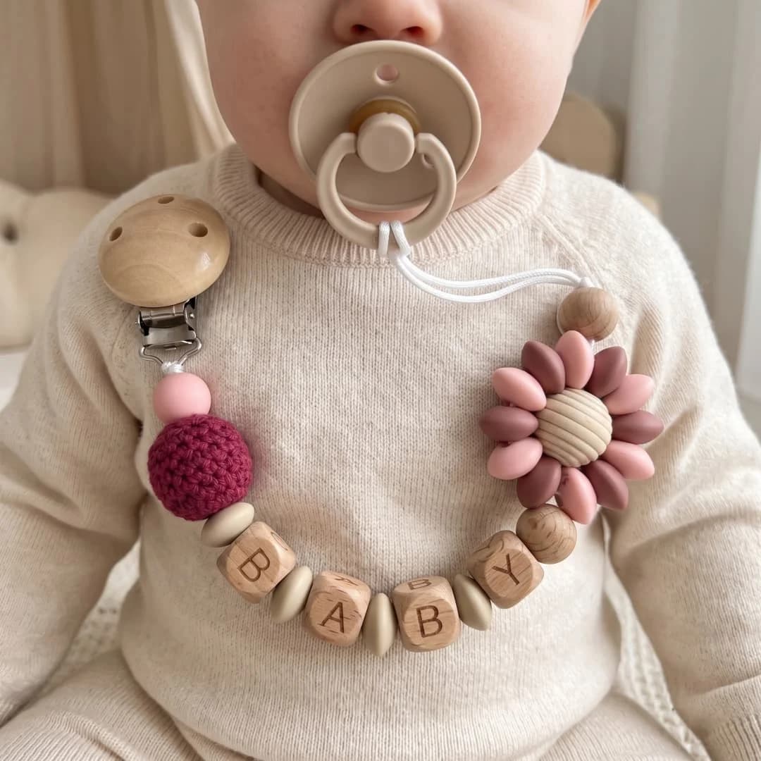 Custom Name Silicone Beads Wooden Ring Pacifier Clips Safe Teething Chains Baby Teether Eco-friendly Dummy Beech Clips Holder
