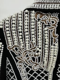 HIGH STREET Newest 2026 Stylish Designer Fashion Women's Luxurious Diamonds Pearls Embroidered Beaded Cropped Velvet Jacket