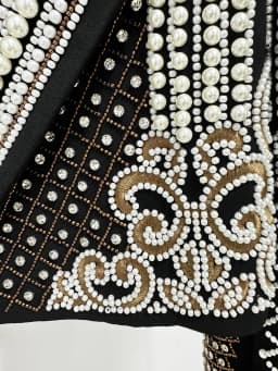 HIGH STREET Newest 2026 Stylish Designer Fashion Women's Luxurious Diamonds Pearls Embroidered Beaded Cropped Velvet Jacket