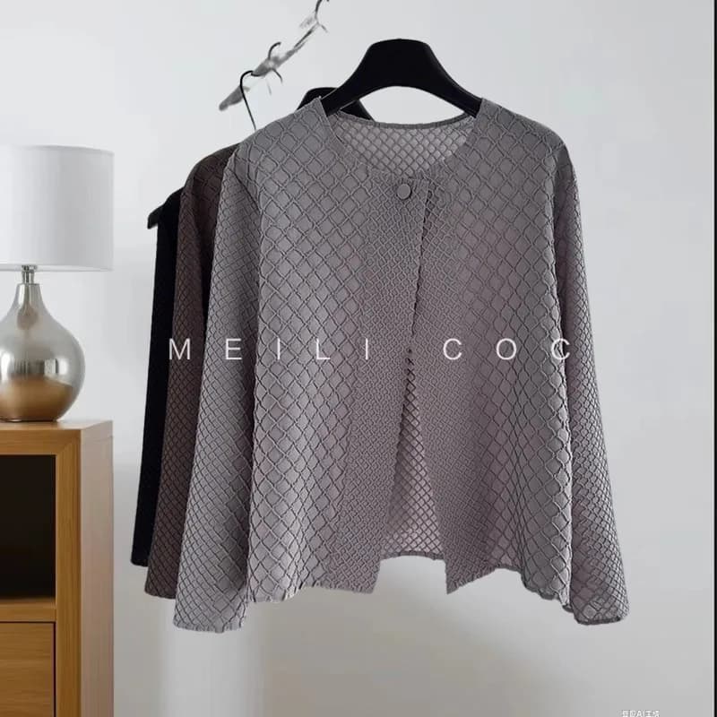 Miyake Pleated Jacket Female New 2025 Fall Round Neck Long-sleeved Blouse Loose Versatile Casual Thin Diamond Plaid Cardigan