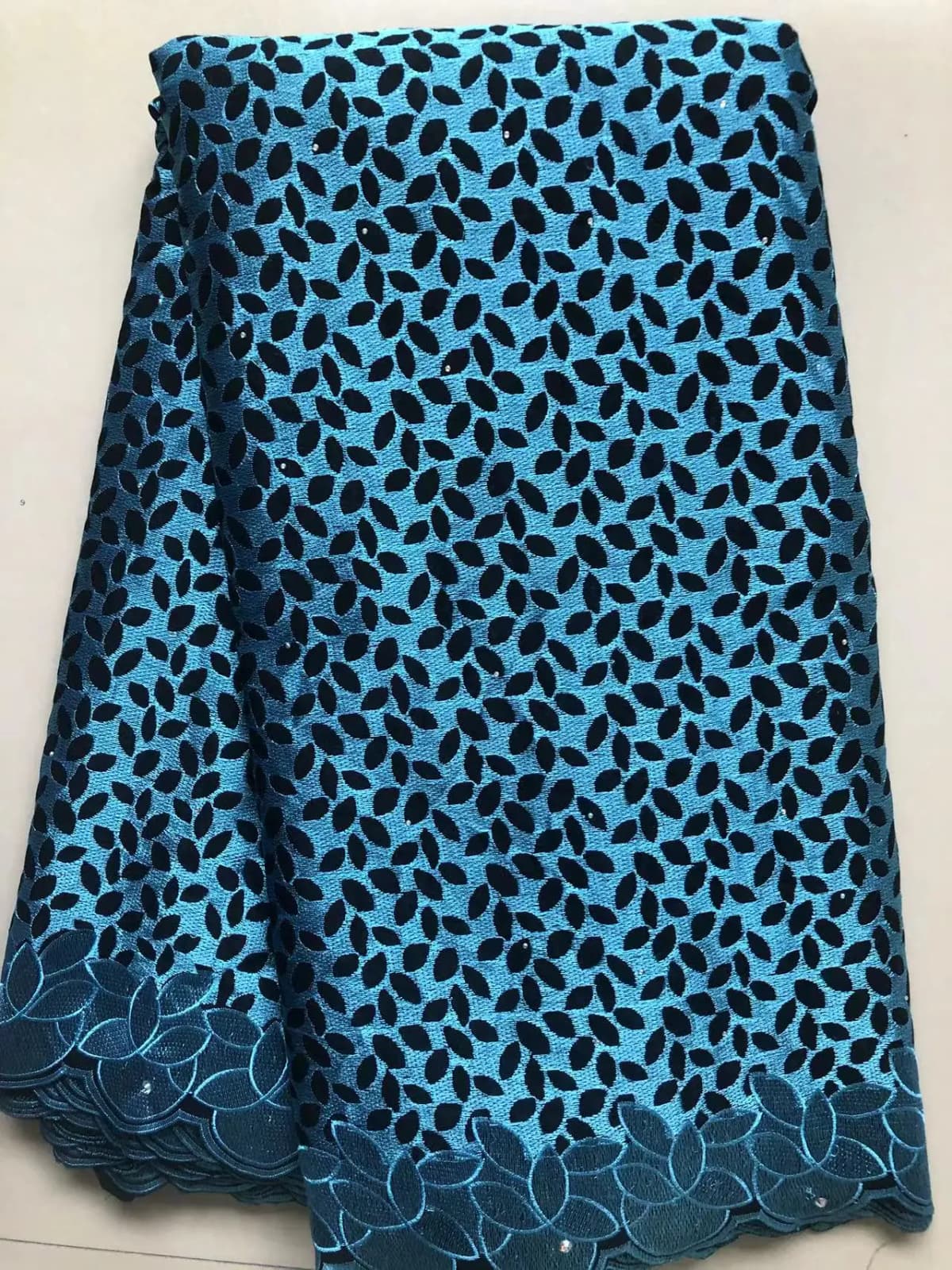 Latest African Cotton Lace Fabric With Stones 2025 High Quality Swiss Voile Lace For Nigerian Sewing Wedding Party Dresses