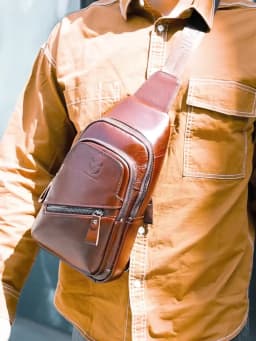 BULLCAPTAIN 2023 The Latest Men's Leather Chest Bag Large Capacity Casual Men's Messenger Bag Classic Leather Chest Bag XB 127