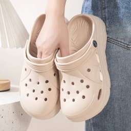 Women's Fashion Platform Sandals Summer 2025 Thick Sole Soft Eva Clogs Garden Shoes for Women Hollow Out Non Slip Beach Sandals