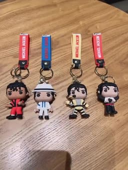 1 PCS or 10 PCS For 4 Styles of Michael Jackson Keychain Music Idol Doll Machine Key Chain