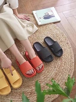 Cloud Sliders Women Men Non-Slip Bathroom Slippers Summer Soft Flip Flop Pillow Sliders Platform Pool Sliders Shower Shoes for I