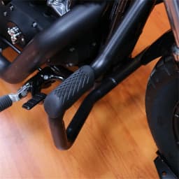1 Pair Universal 32MM 1-1/4" Motorcycle Engine Guards Crash Bar Protective Rubber Cover Pad For Harley XL883 XL1200 Aprilia BMW